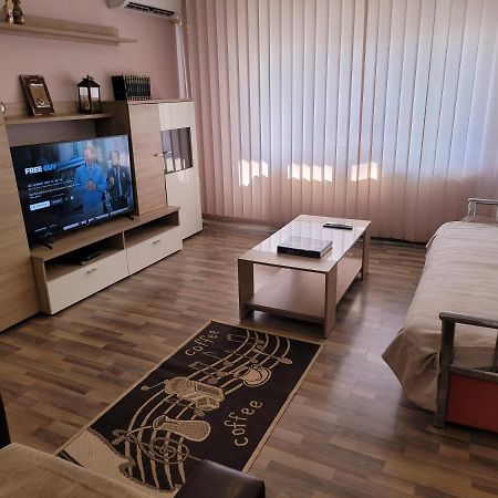 Quiet, Relaxing, Family Friendly Apartment Букурещ Екстериор снимка