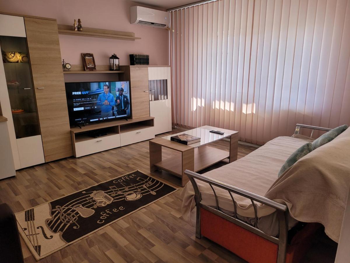 Quiet, Relaxing, Family Friendly Apartment Букурещ Екстериор снимка