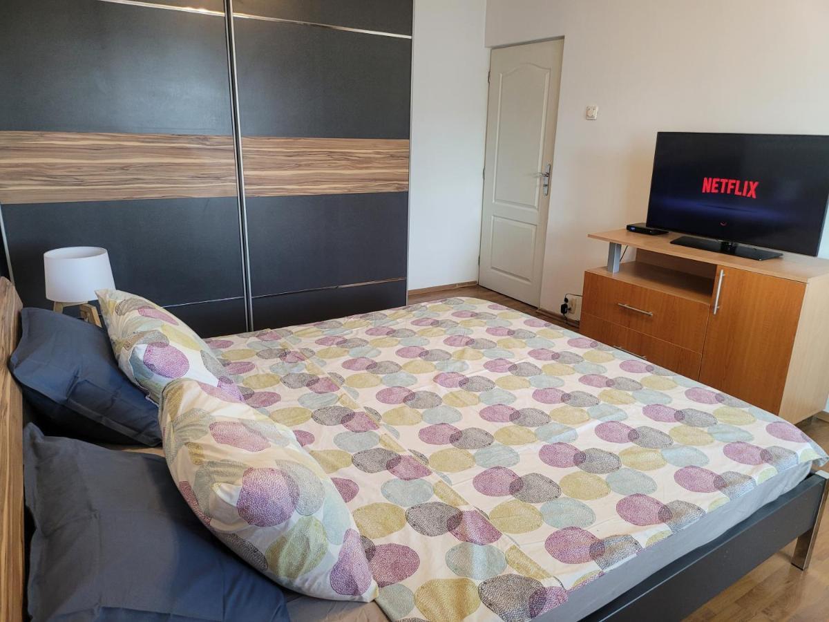 Quiet, Relaxing, Family Friendly Apartment Букурещ Екстериор снимка