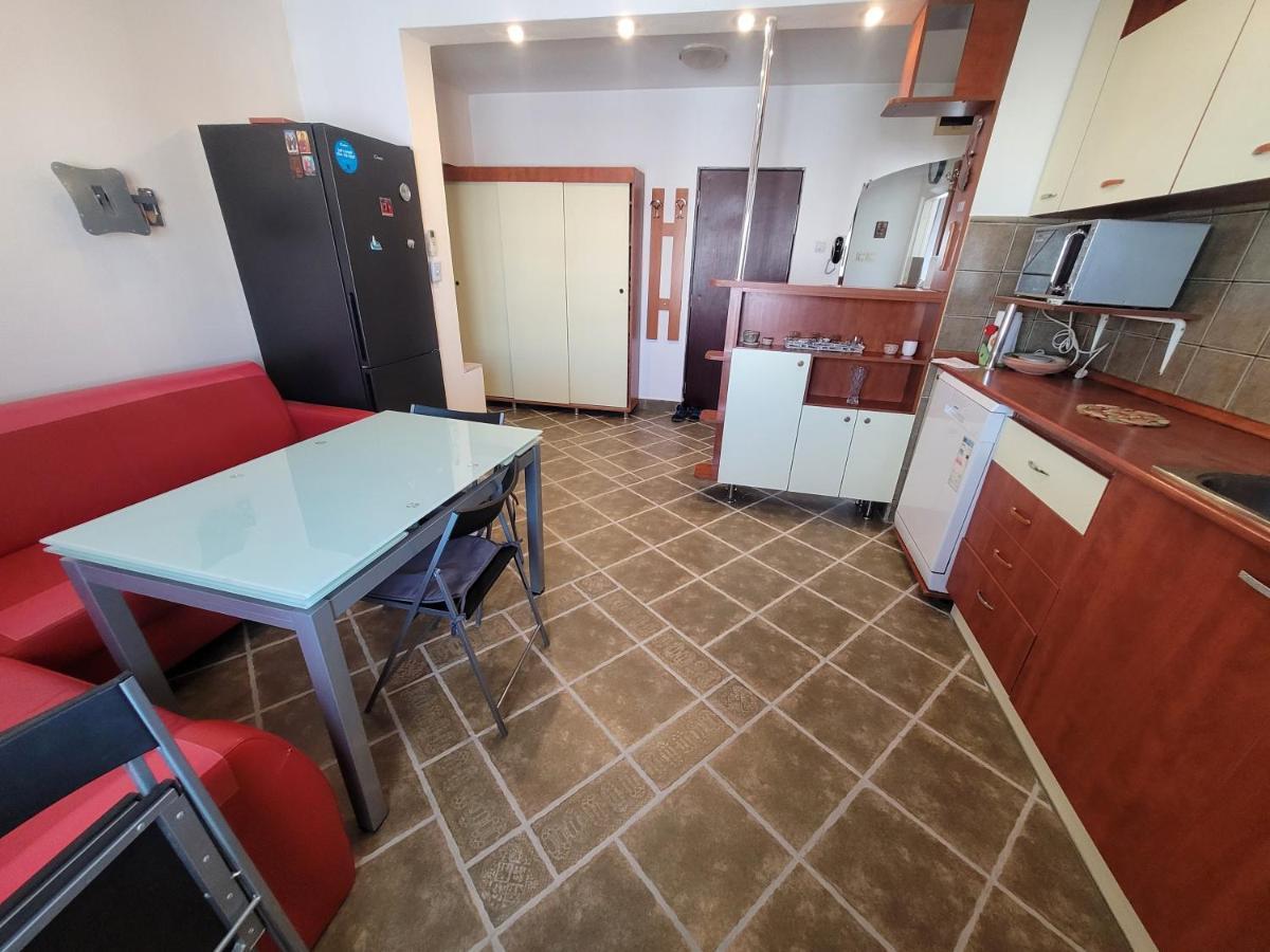 Quiet, Relaxing, Family Friendly Apartment Букурещ Екстериор снимка