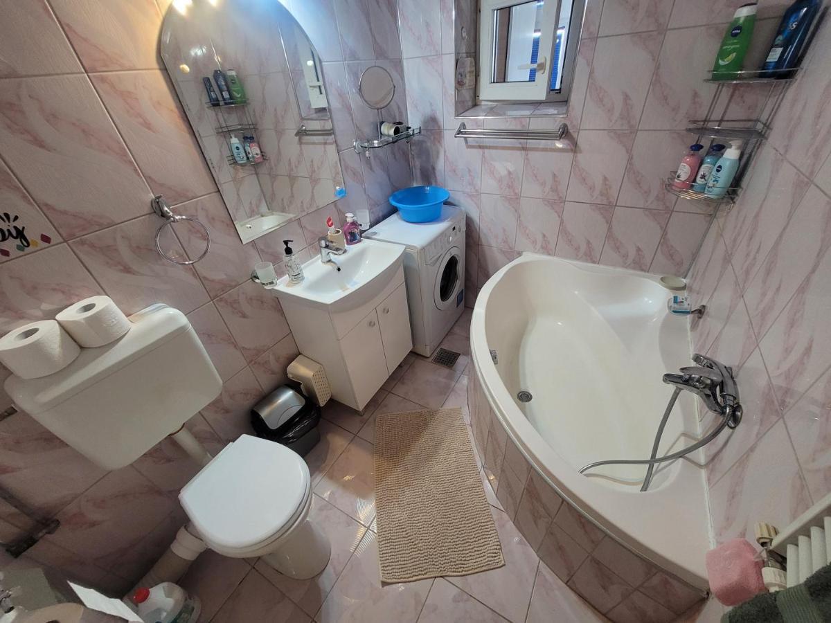 Quiet, Relaxing, Family Friendly Apartment Букурещ Екстериор снимка