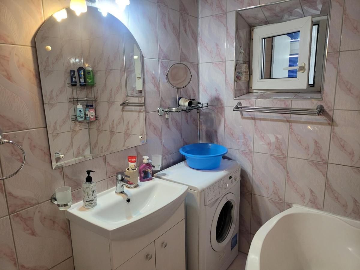 Quiet, Relaxing, Family Friendly Apartment Букурещ Екстериор снимка