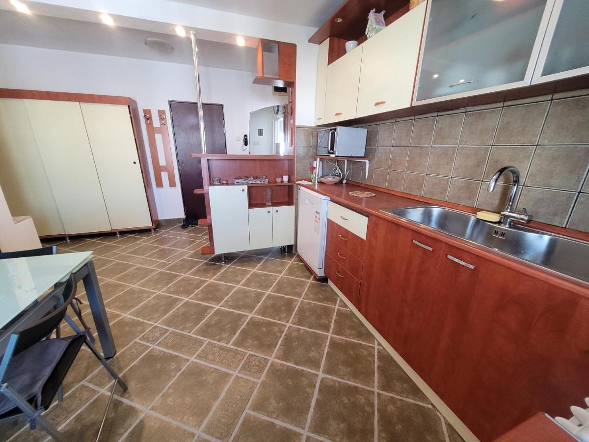 Quiet, Relaxing, Family Friendly Apartment Букурещ Екстериор снимка